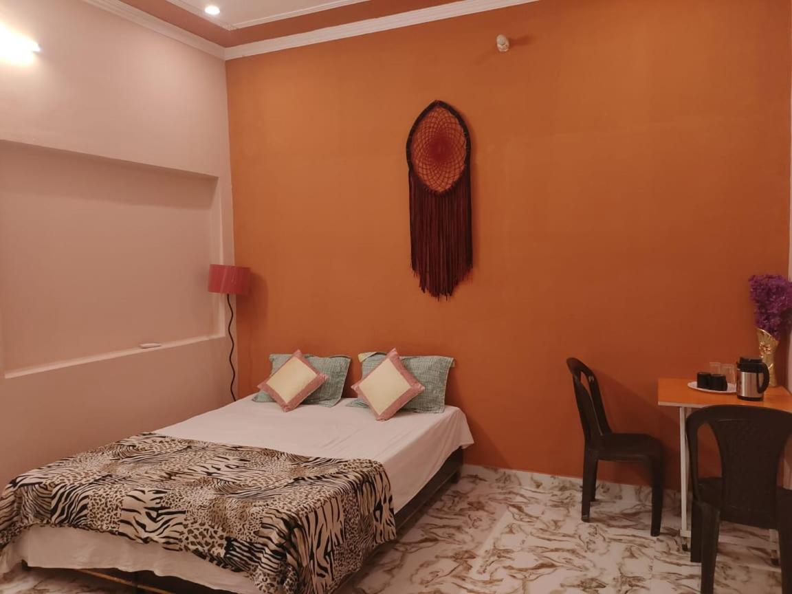 Varanasi Holiday Stay *